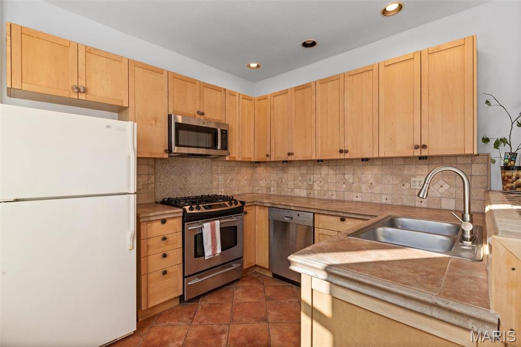 5900 Nina Place Unit: 1