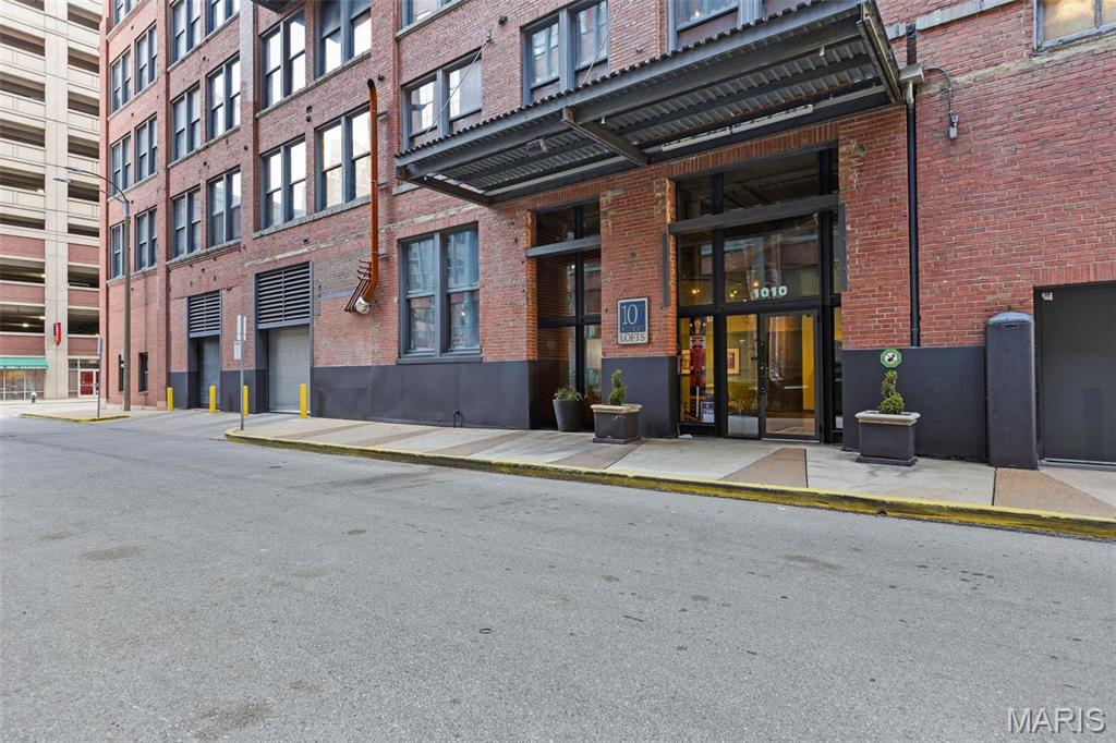 1010 Saint Charles Street Unit: 904