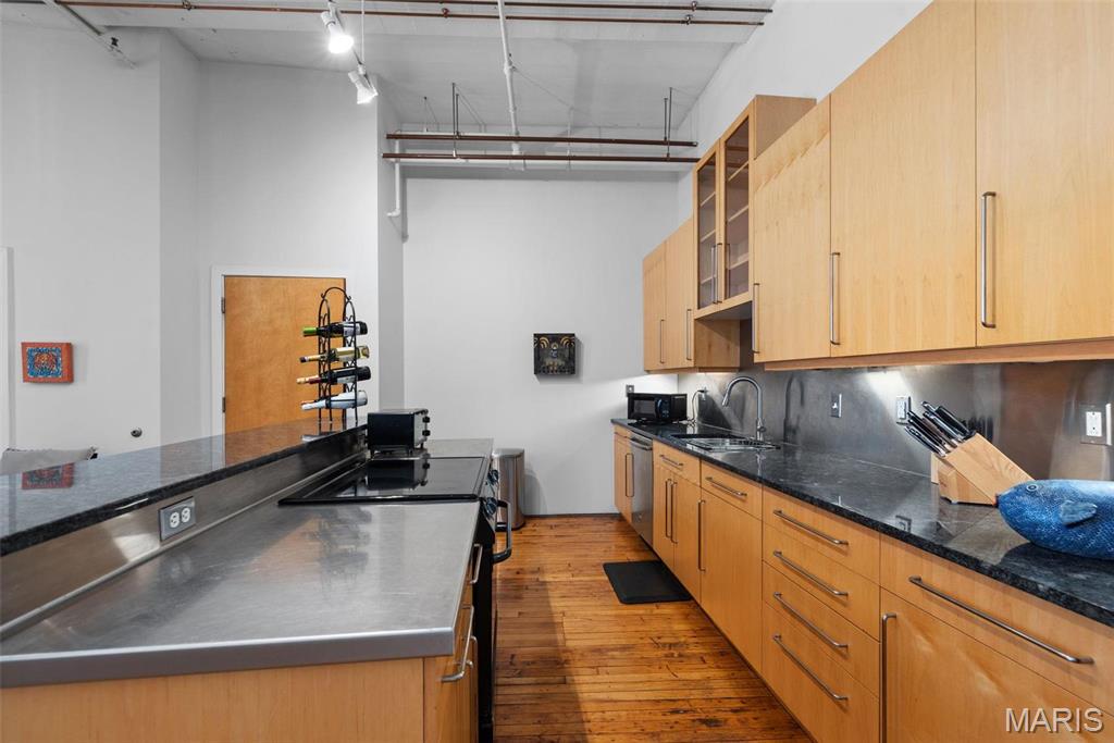 1010 Saint Charles Street Unit: 904