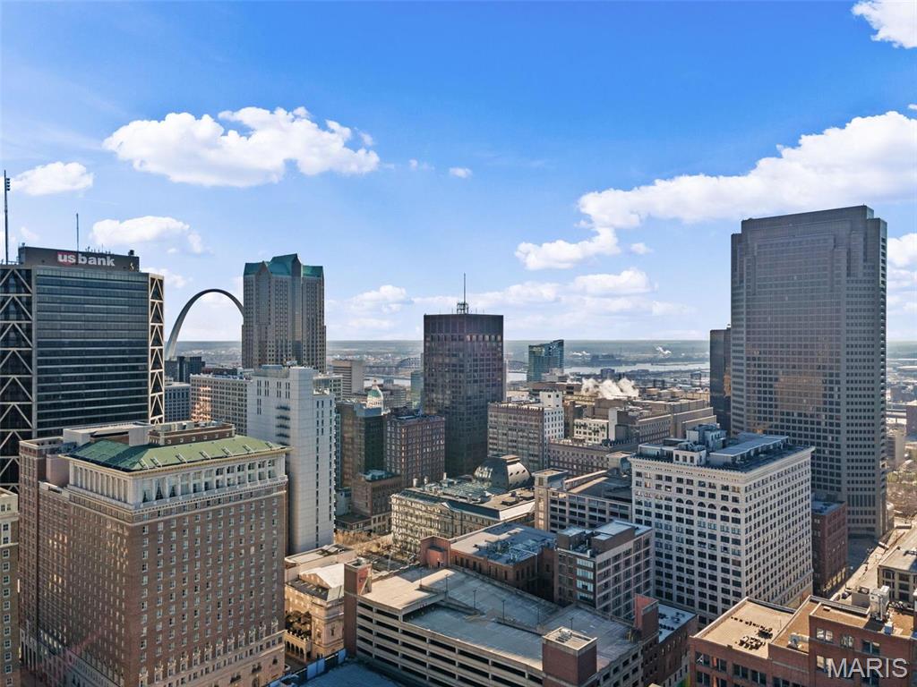 1010 Saint Charles Street Unit: 904