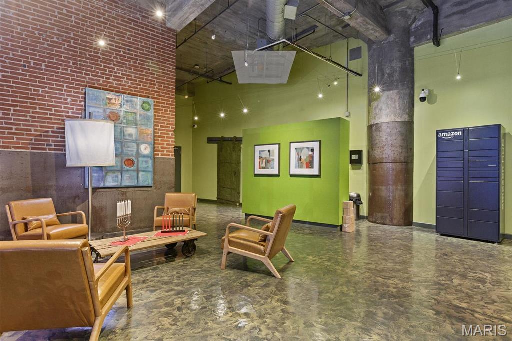 1010 Saint Charles Street Unit: 904