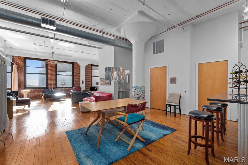 1010 Saint Charles Street Unit: 904