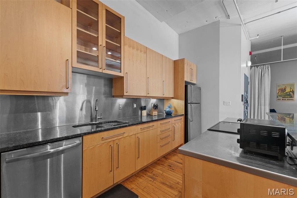 1010 Saint Charles Street Unit: 904