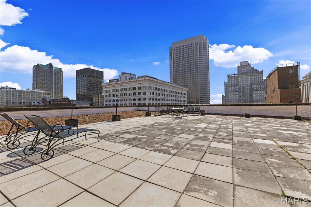 1010 Saint Charles Street Unit: 904