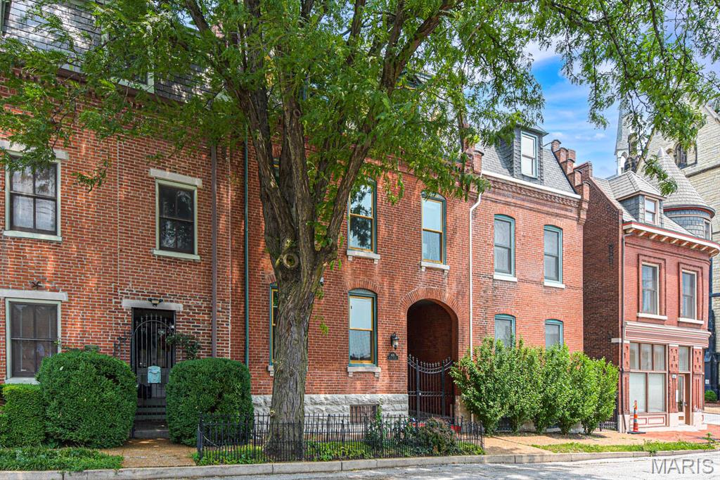 805 Allen Avenue