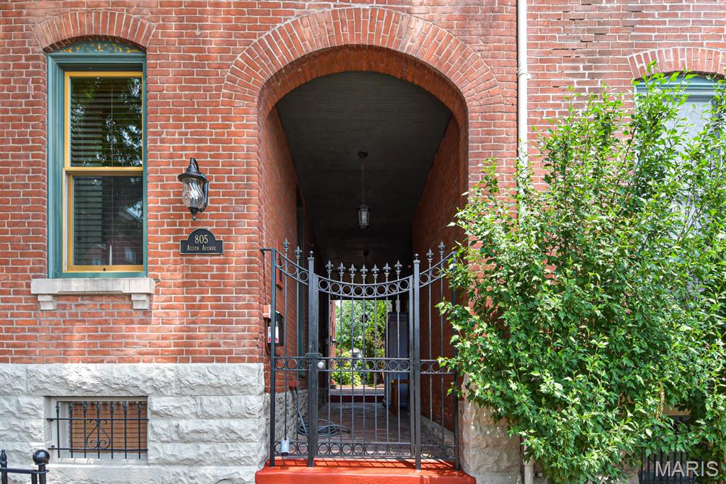 805 Allen Avenue
