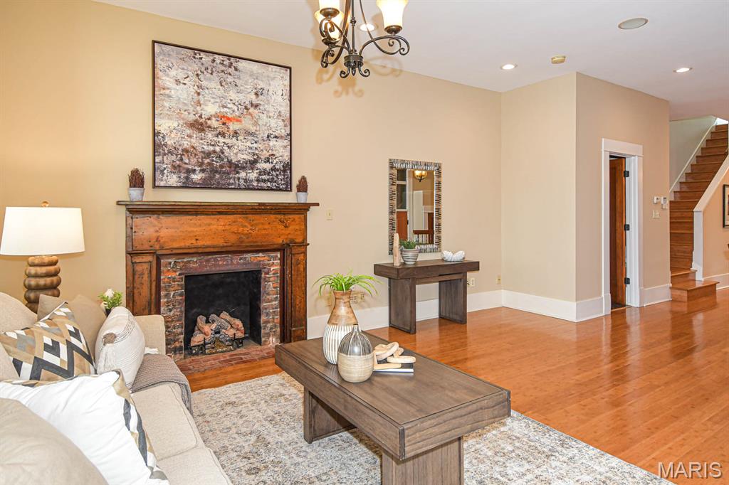 805 Allen Avenue