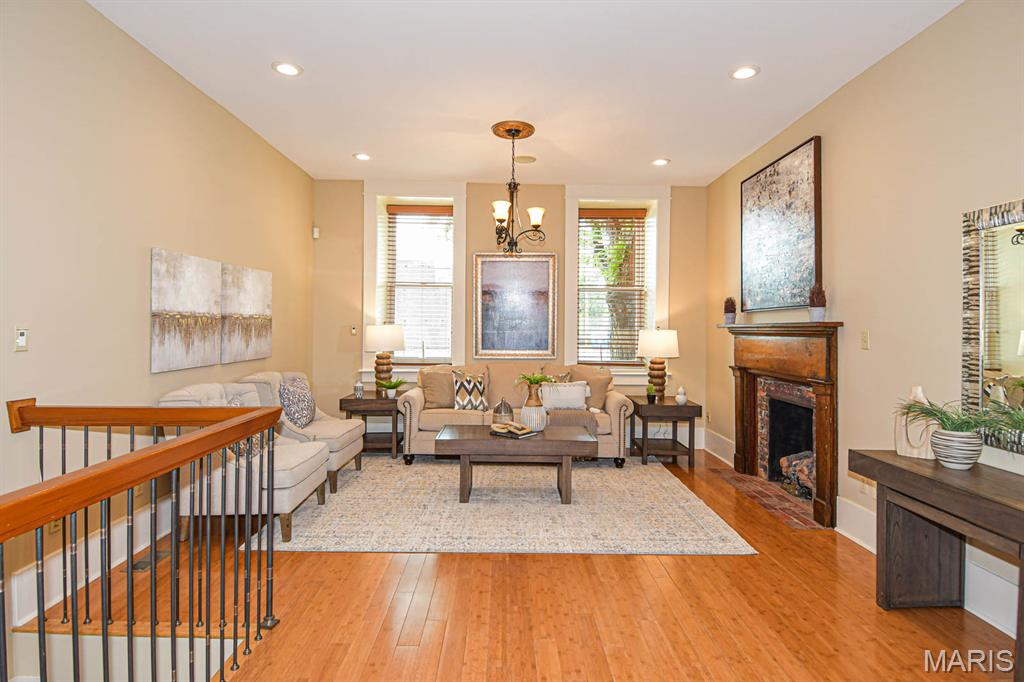 805 Allen Avenue