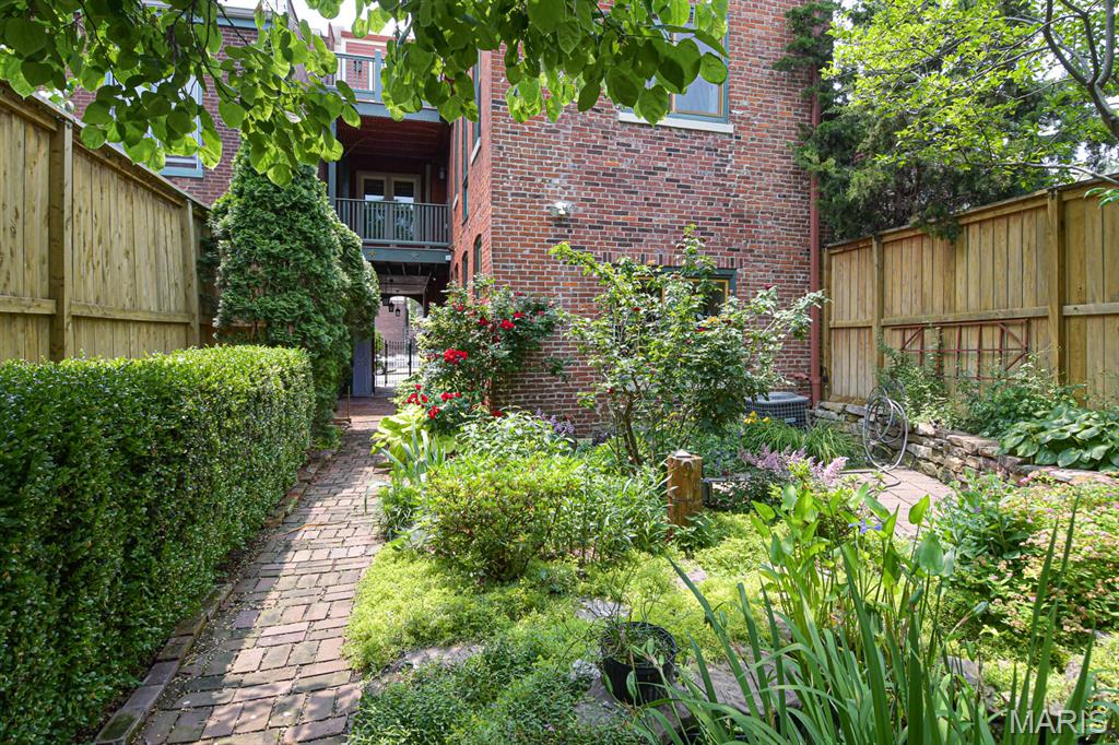 805 Allen Avenue