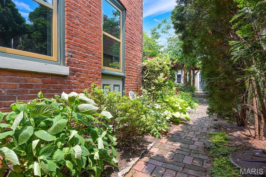 805 Allen Avenue