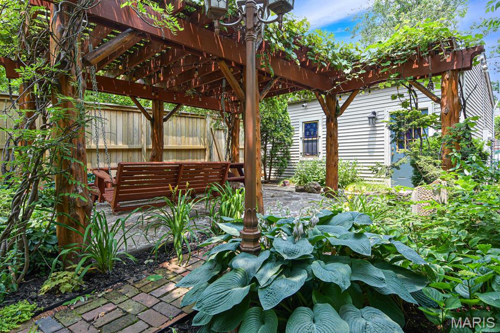 805 Allen Avenue