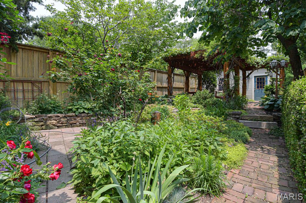 805 Allen Avenue