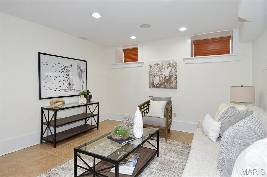 805 Allen Avenue