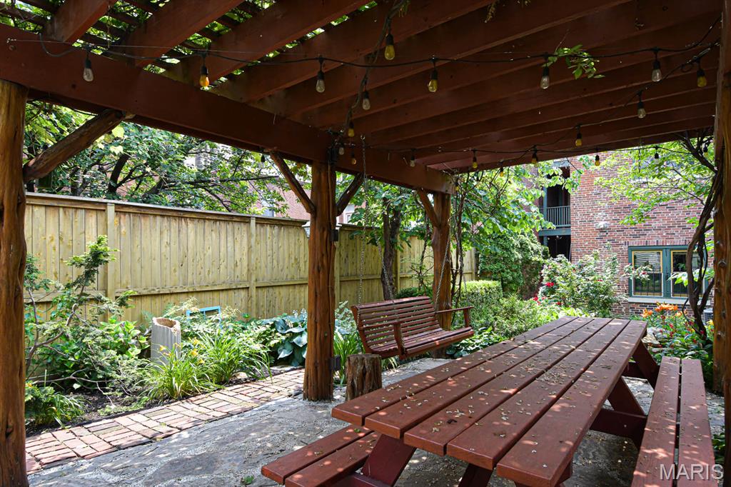 805 Allen Avenue