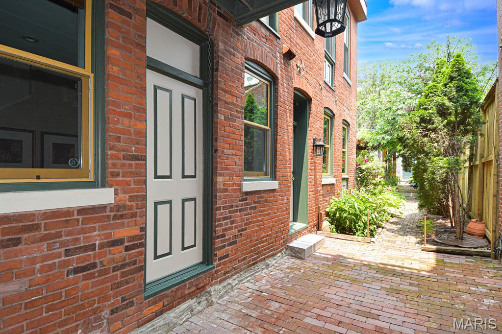 805 Allen Avenue