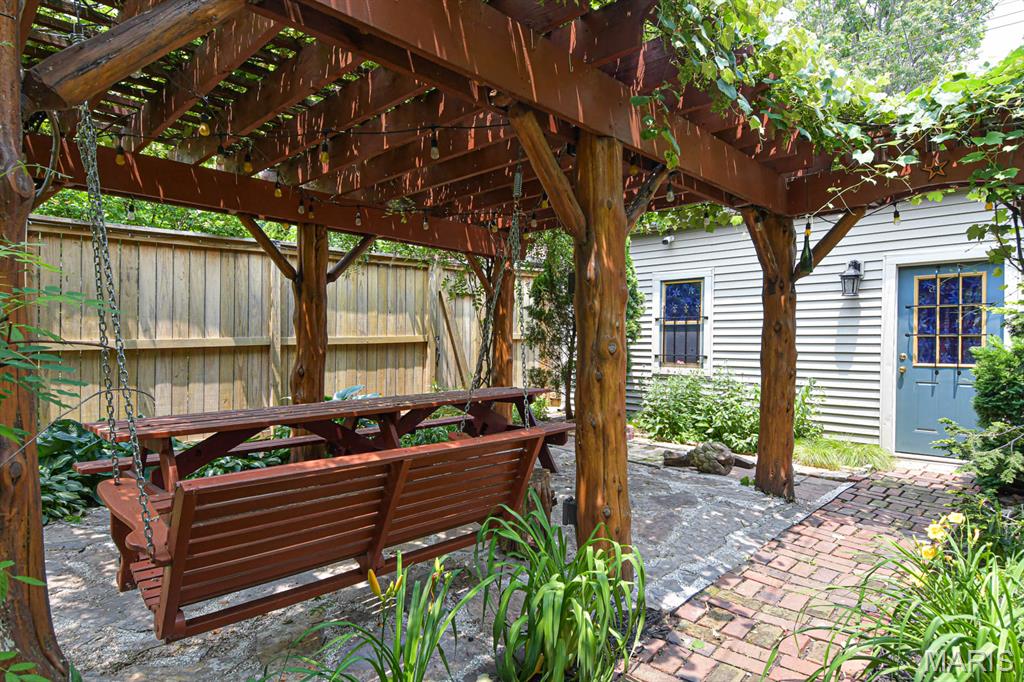 805 Allen Avenue
