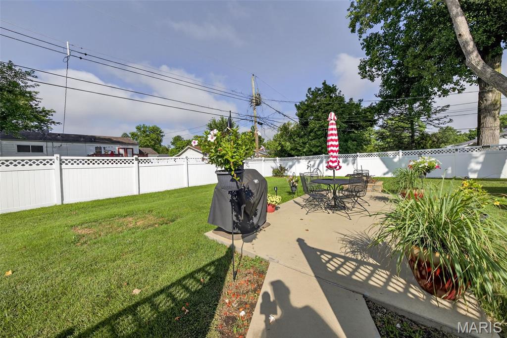 1080 Lees Lane
