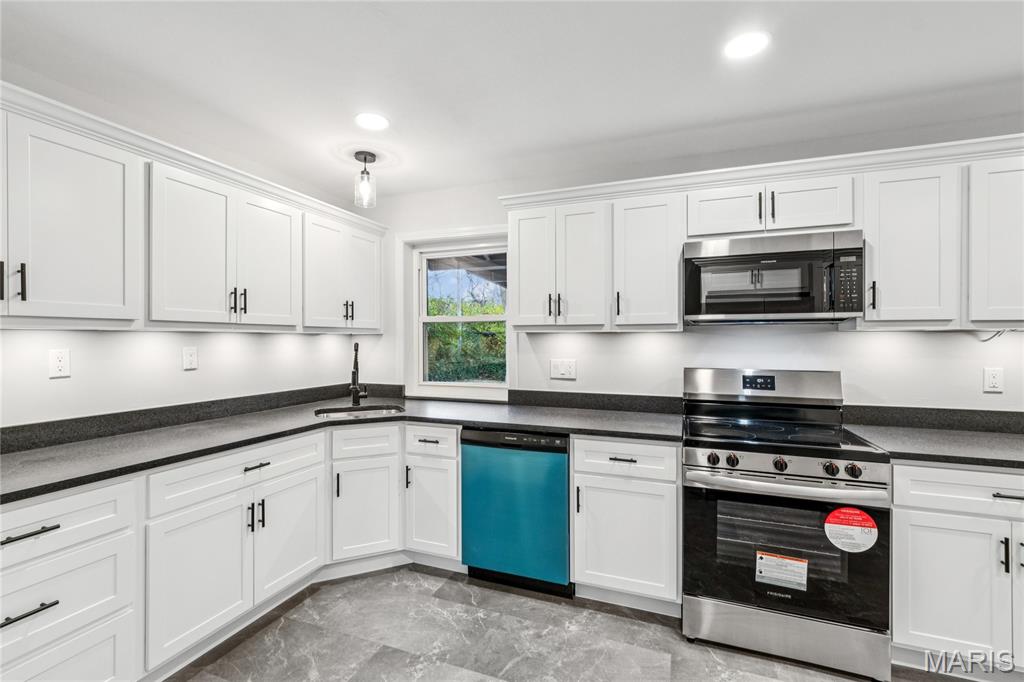 1910 Apple Blossom Court