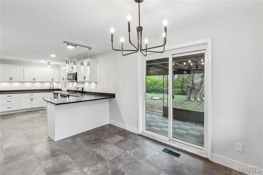 1910 Apple Blossom Court