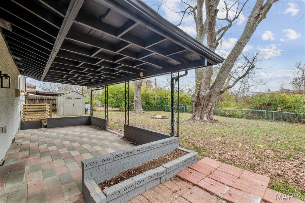 1910 Apple Blossom Court