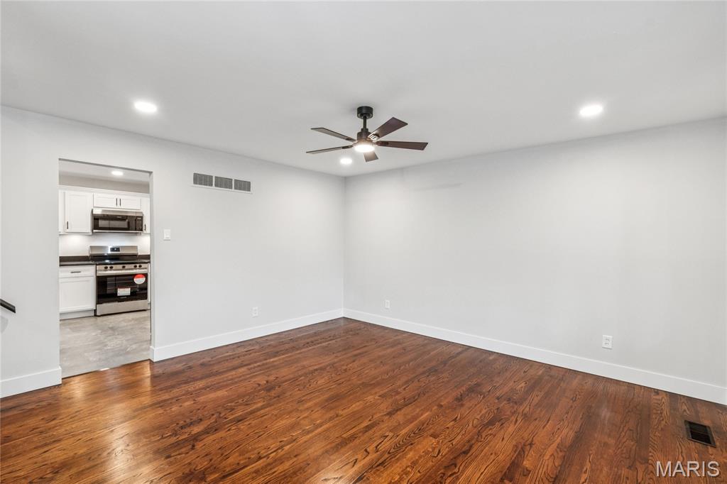 1910 Apple Blossom Court