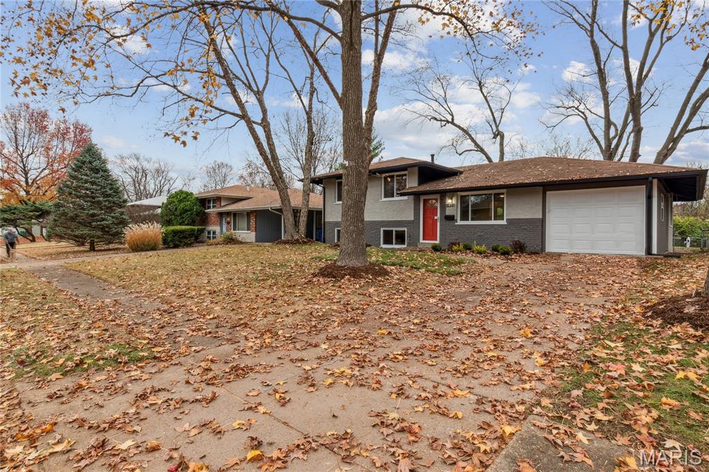 1910 Apple Blossom Court