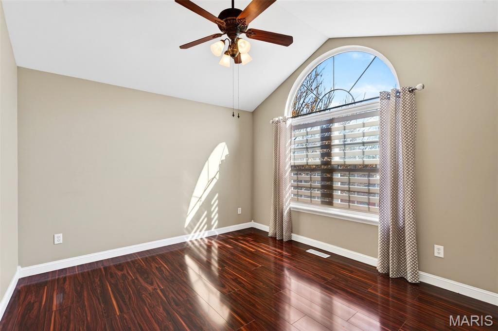 295 Romaine Spring View