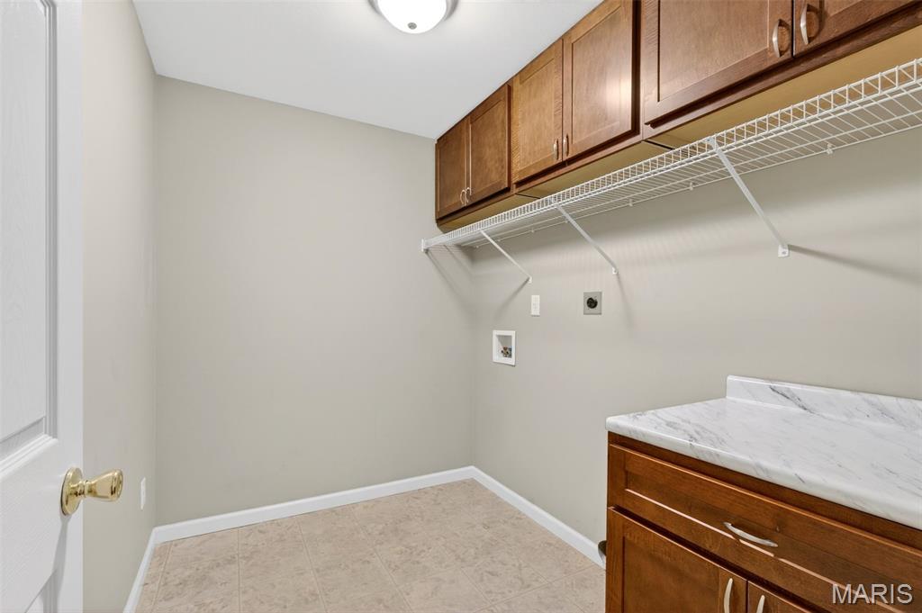 295 Romaine Spring View