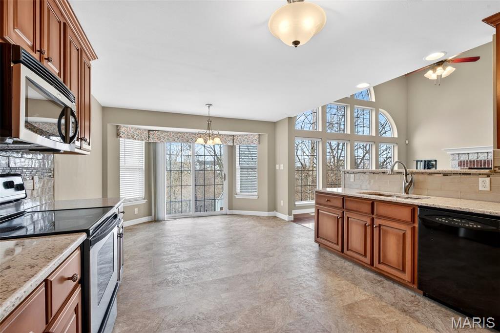 295 Romaine Spring View