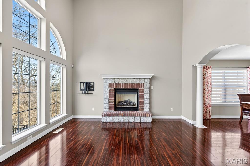 295 Romaine Spring View