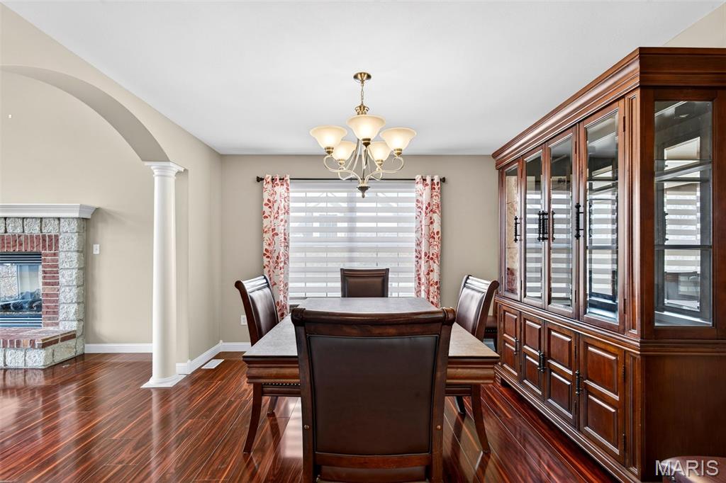 295 Romaine Spring View