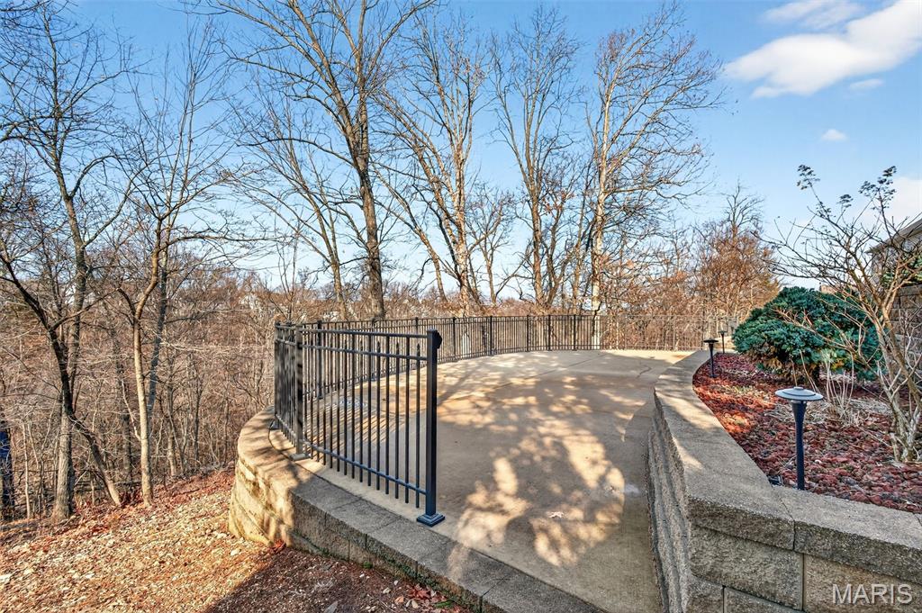 295 Romaine Spring View