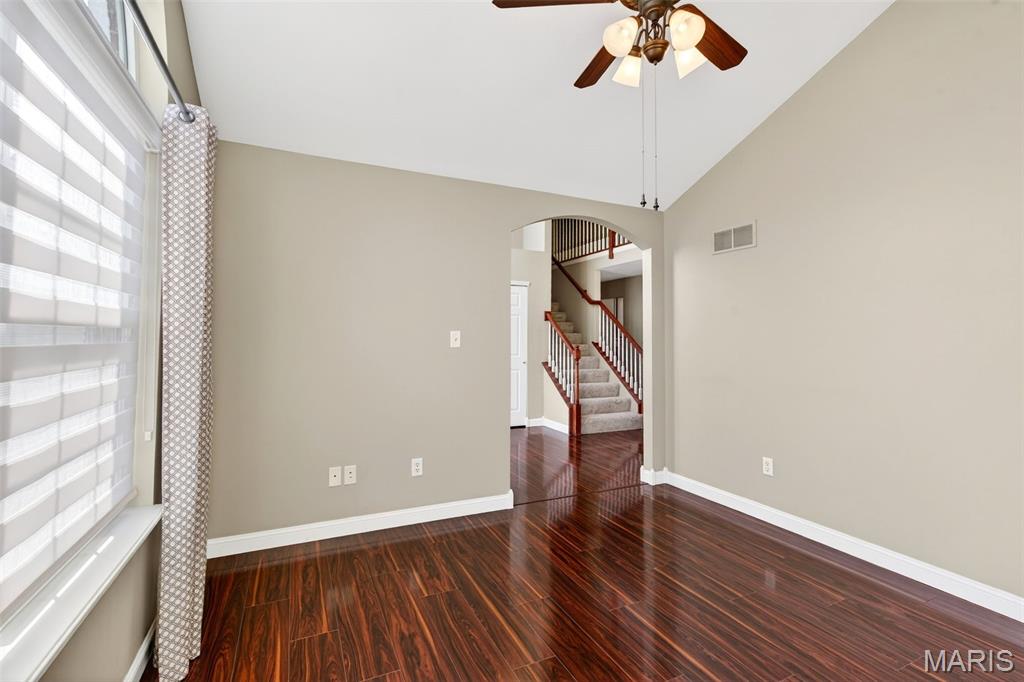 295 Romaine Spring View