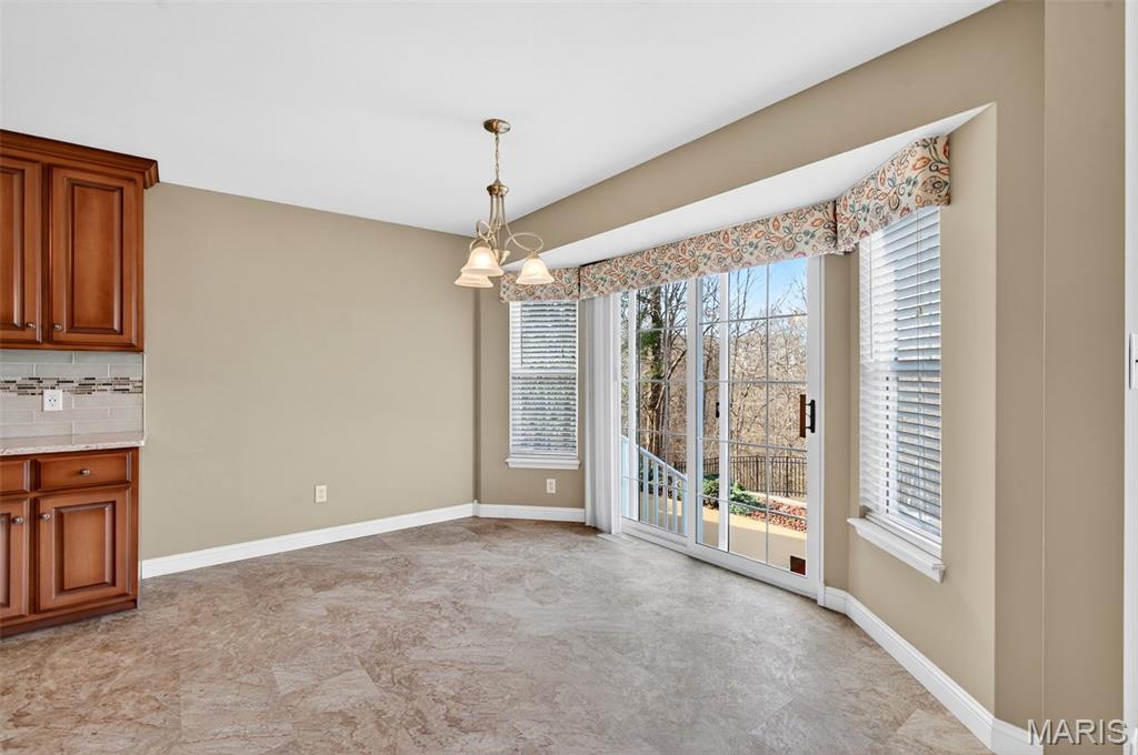 295 Romaine Spring View