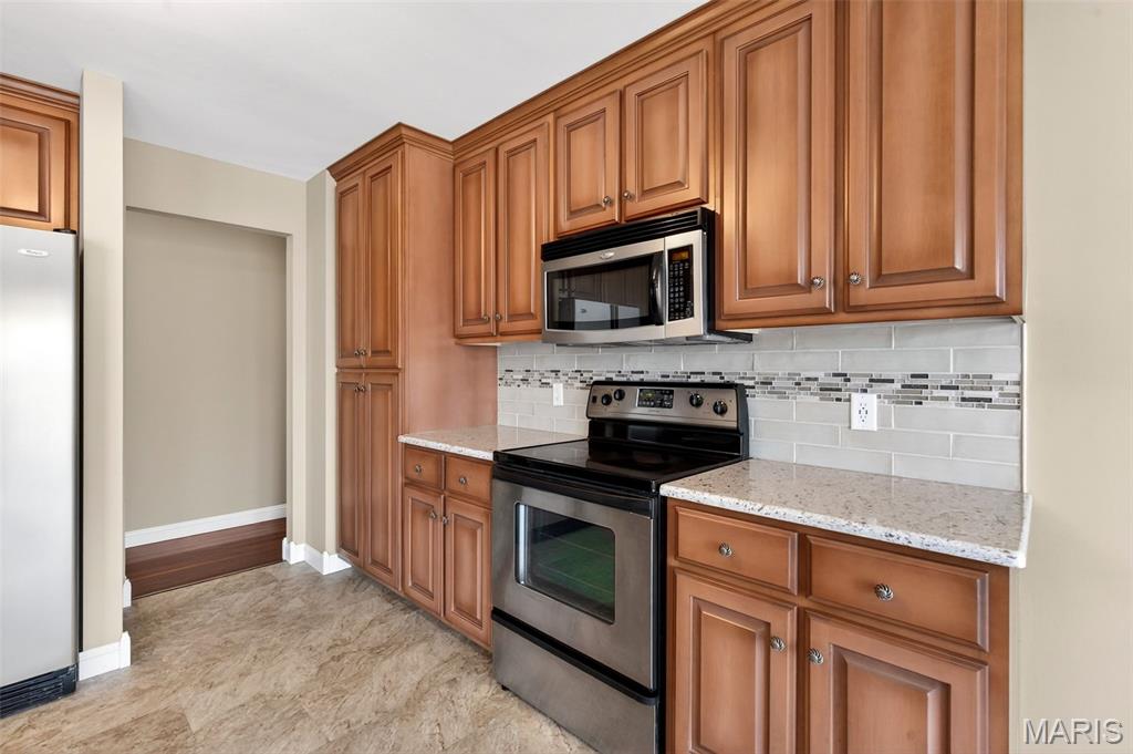 295 Romaine Spring View