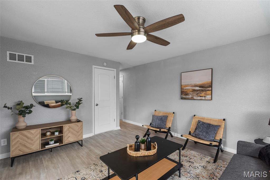 6064 W Cabanne Place