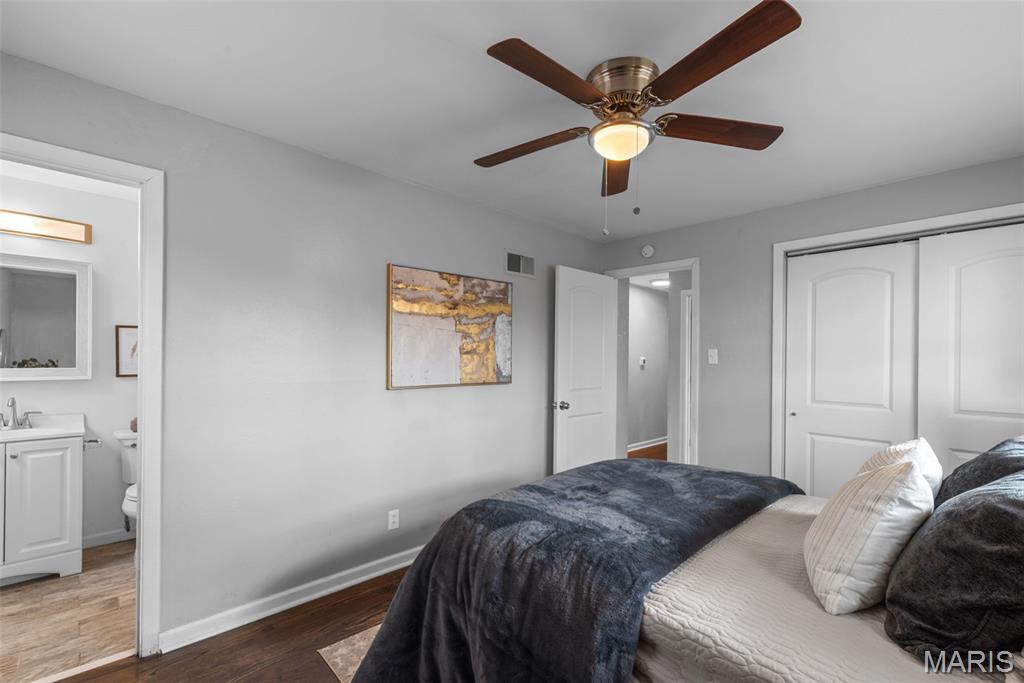 6064 W Cabanne Place