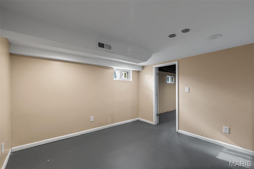 6064 W Cabanne Place