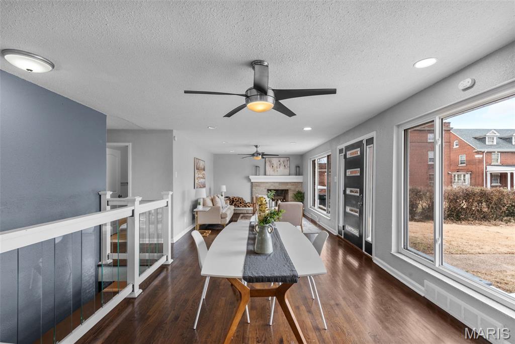 6064 W Cabanne Place