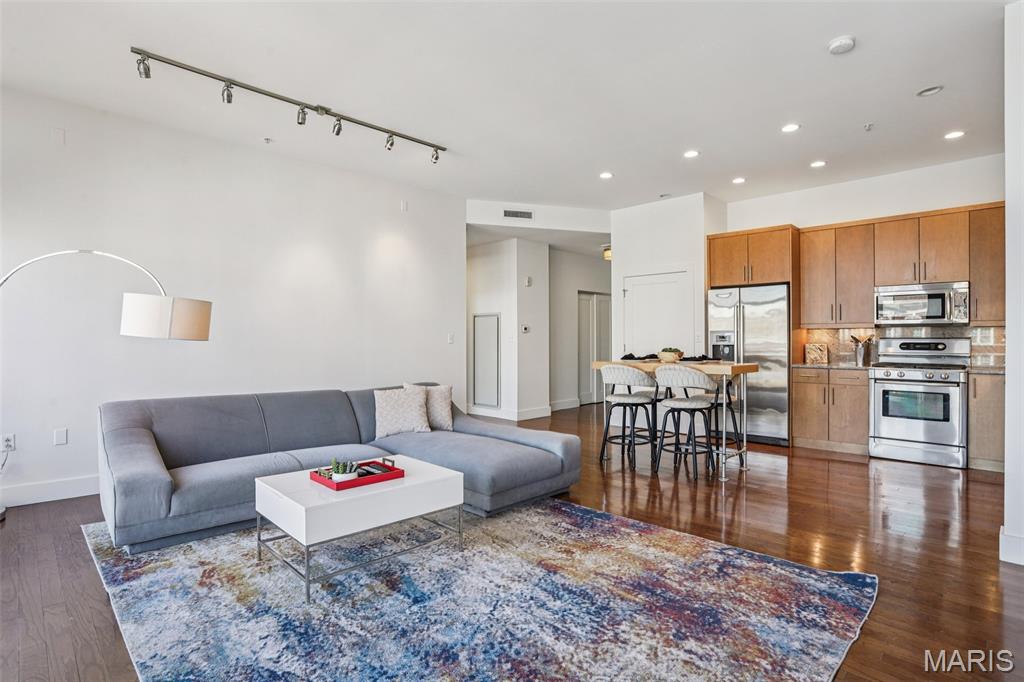 9 N Euclid Avenue Unit: 612