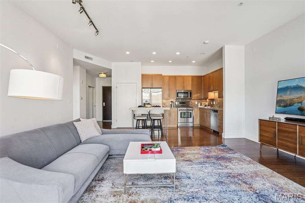 9 N Euclid Avenue Unit: 612