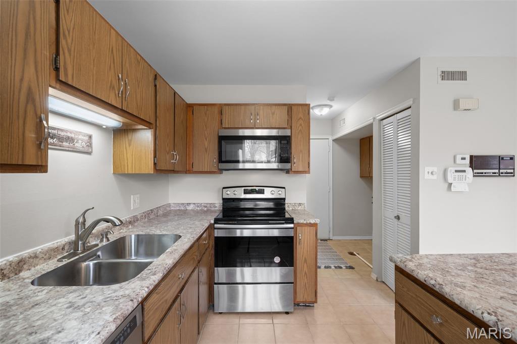 14295 Riverfront Drive