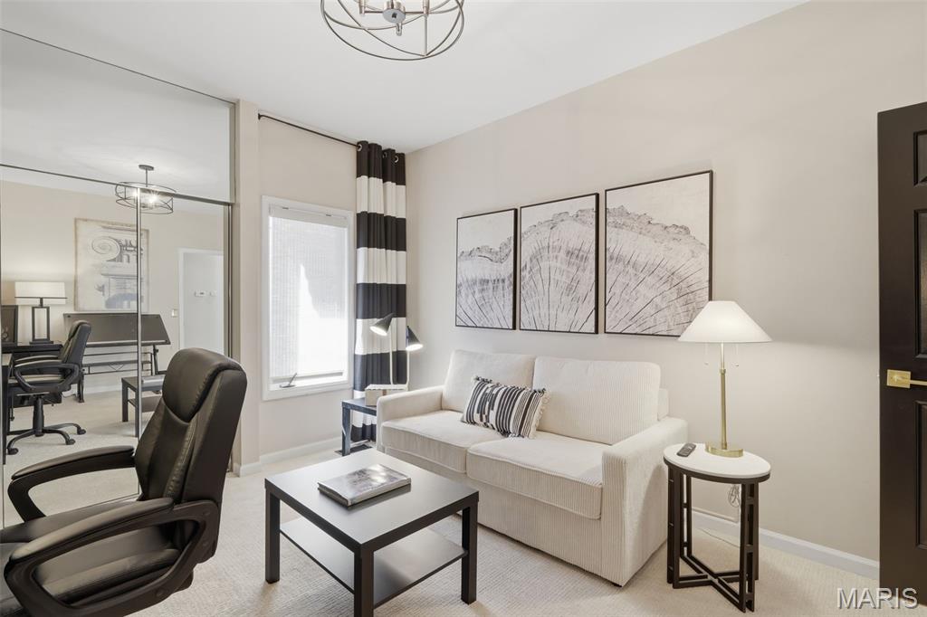 4454 Lindell Boulevard Unit: 27