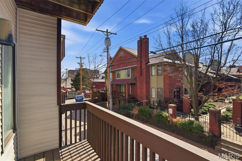 4454 Lindell Boulevard Unit: 27