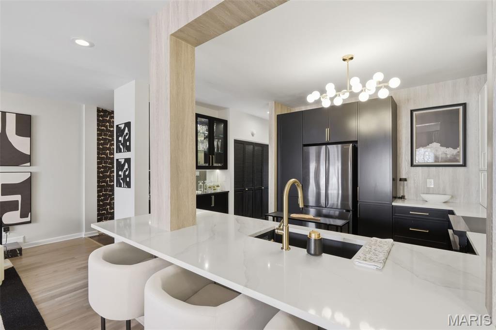 4454 Lindell Boulevard Unit: 27