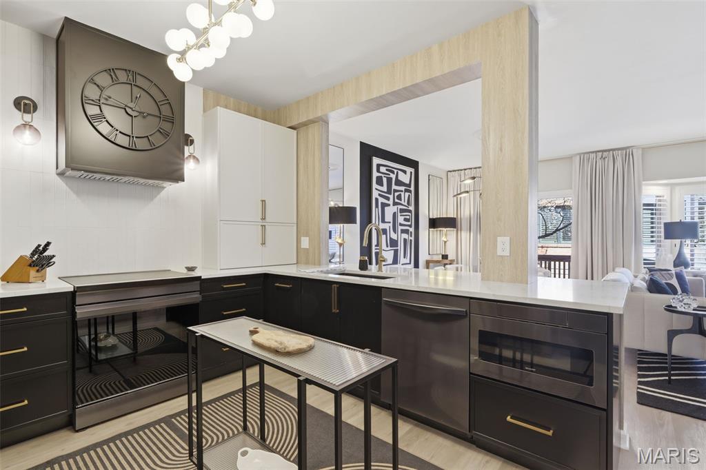 4454 Lindell Boulevard Unit: 27