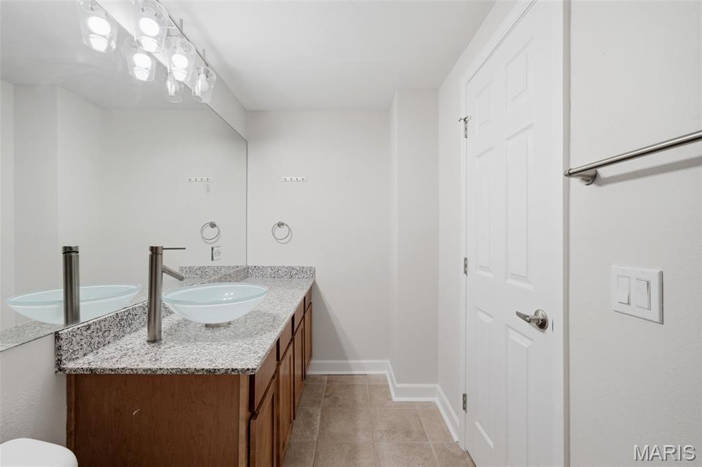 5630 Pershing Avenue Unit: 46