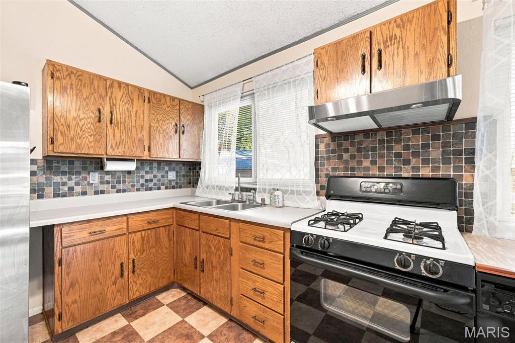 2470 Jenkee Drive