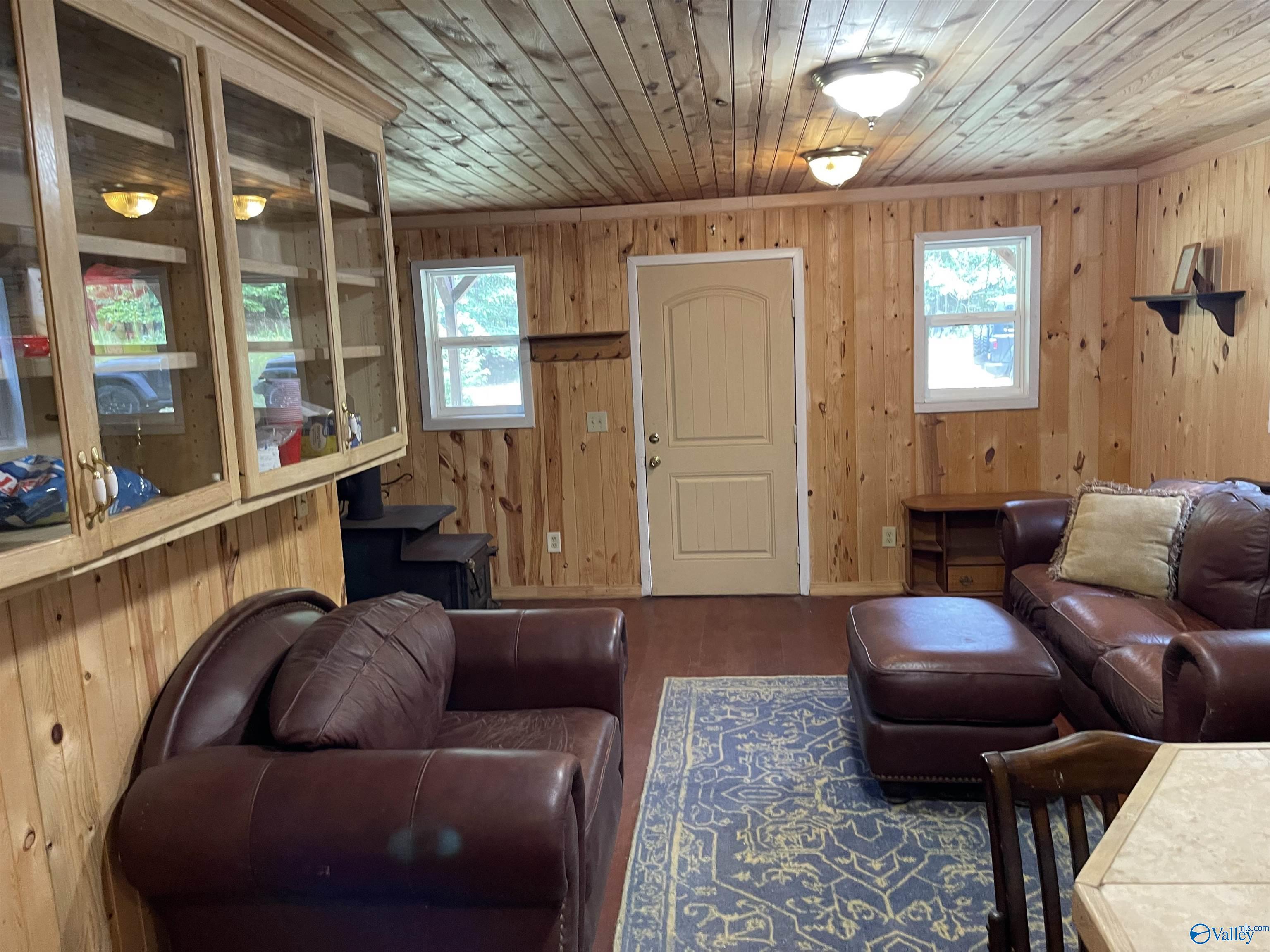1890 County Road 751