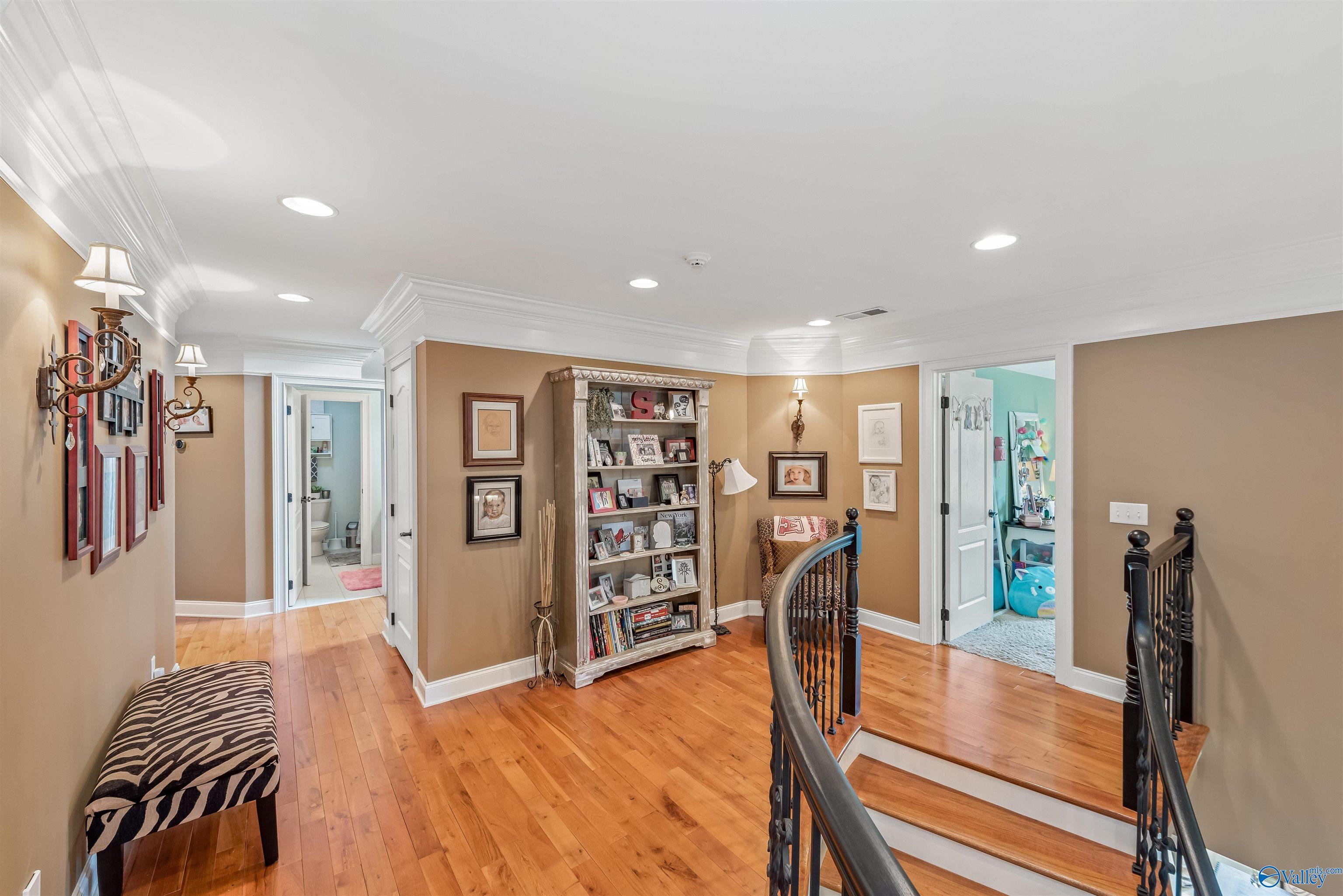 6900 Portobello Road NW